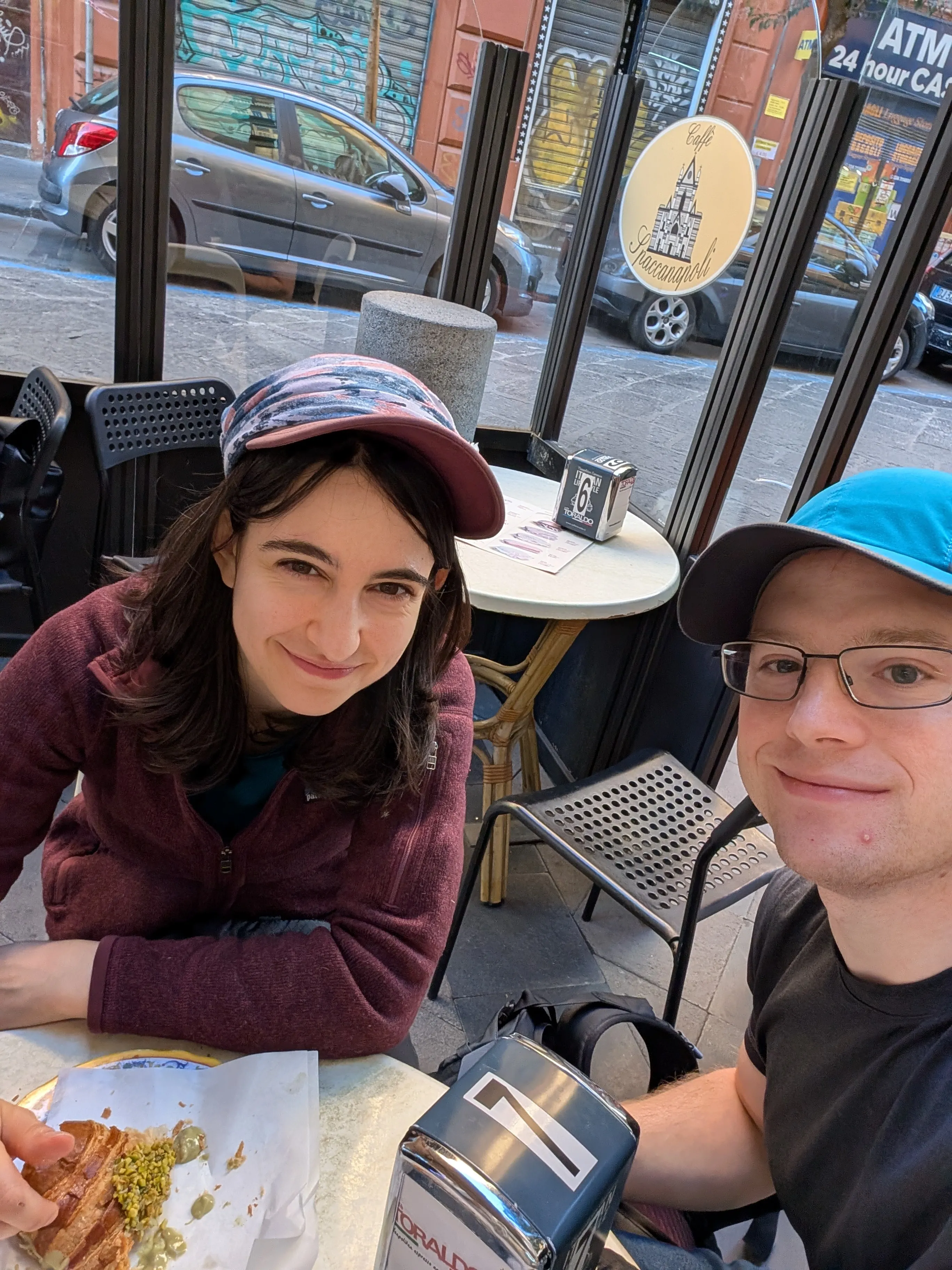 Travis & Gabby eating a cornetto al pistacchio