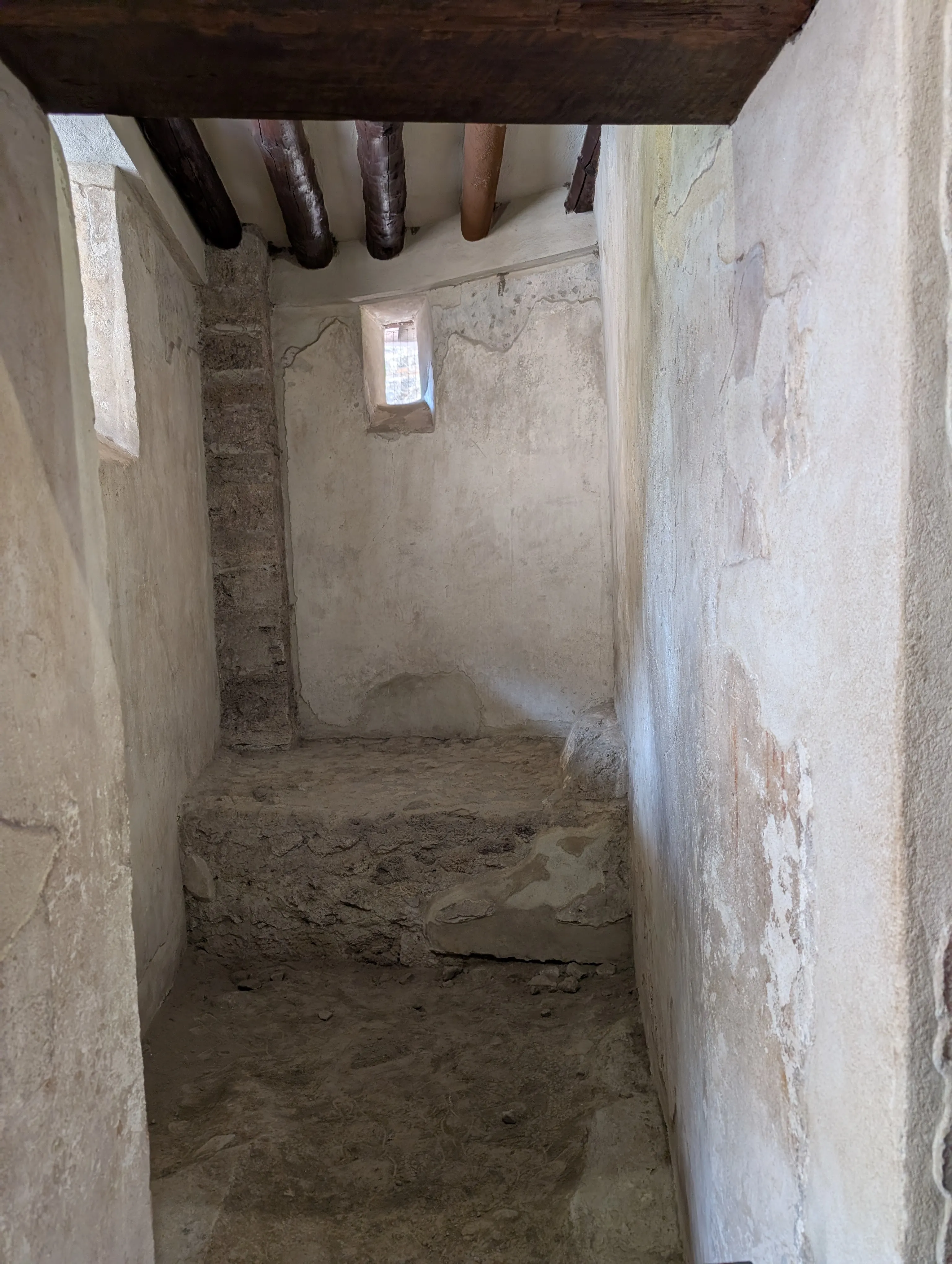 small stone bed